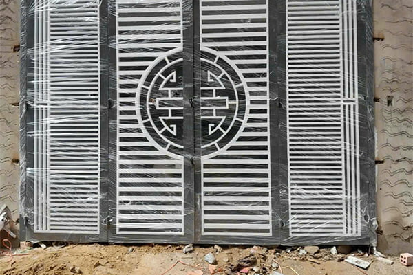 Báo giá hấp dẫn nhất về các mẫu cổng sắt nhà phố phổ biến 14 Cổng sắt nhà phố