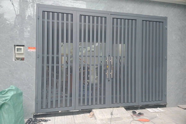 10+ mẫu cửa 4 cánh sắt đẹp và đơn giản đáng mua nhất năm 2025 6 Cửa 4 cánh sắt