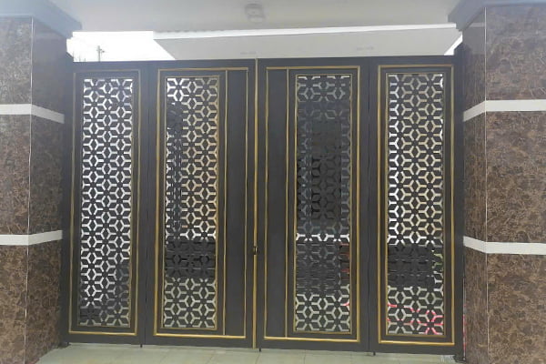 10+ mẫu cửa 4 cánh sắt đẹp và đơn giản đáng mua nhất năm 2025 2 Cửa 4 cánh sắt