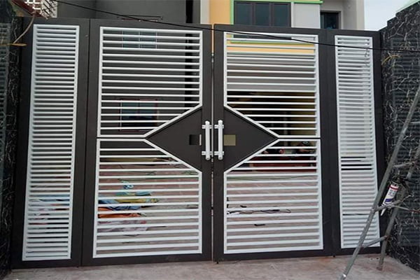 10+ mẫu cửa 4 cánh sắt đẹp và đơn giản đáng mua nhất năm 2025 8 Cửa 4 cánh sắt