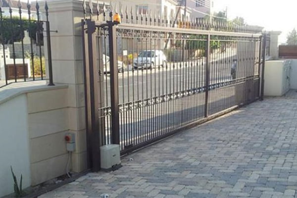 Cập nhật các mẫu cổng sắt cơ quan đẹp và phổ biến nhất hiện nay 1 Cổng sắt cơ quan