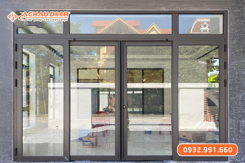 Cửa nhôm trượt quay 4 cánh màu nâu cà phê 1 Cửa nhôm trượt quay 4 cánh màu nâu cà phê