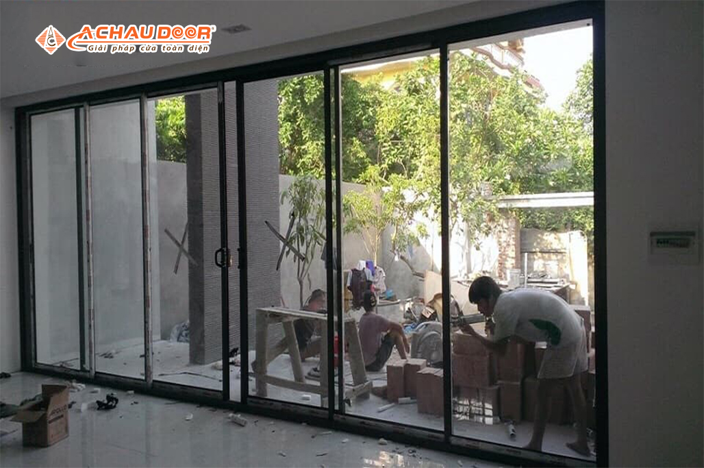 Cửa đi lùa trượt 6 cánh nhôm JMA hệ 55 1 Cửa đi lùa trượt 6 cánh nhôm JMA hệ 55