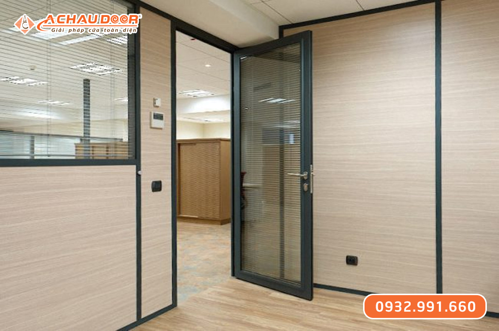 Cửa nhôm kính cường lực 10 ly mở 1 cánh 1 Cửa nhôm kính cường lực 10 ly mở 1 cánh