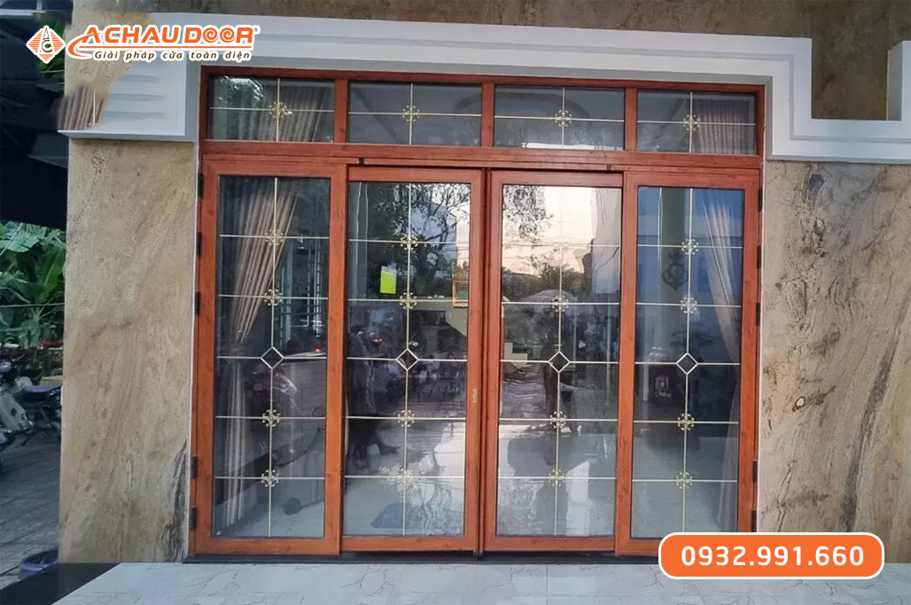 Cửa nhôm trượt quay 4 cánh màu vân gỗ 2 Cửa nhôm trượt quay 4 cánh màu vân gỗ