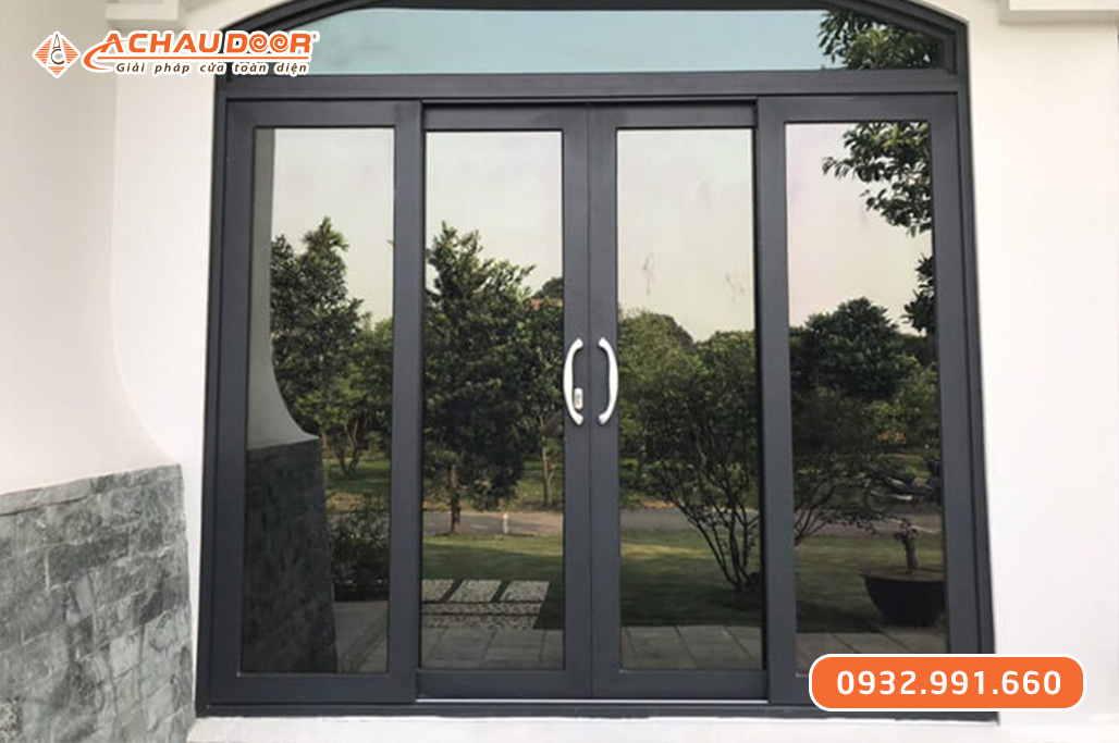 Cửa nhôm trượt quay 4 cánh màu xám ghi 3 Cửa nhôm trượt quay 4 cánh màu xám ghi