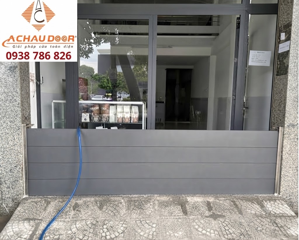 So Sánh Cửa Chống Ngập NHÔM và INOX: Loại Nào Bền Và Tối Ưu Nhất? 2 Cửa chống ngập NHÔM Á Châu Door